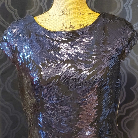 Very classy dress - Picture 5 of 14